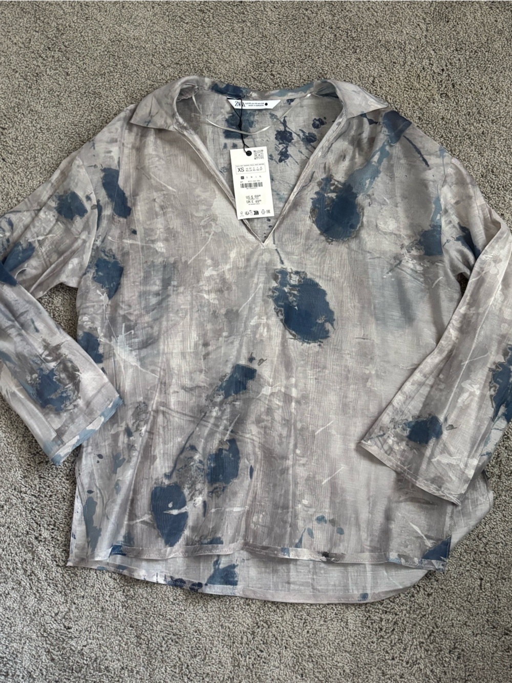 Zara Light Gray Top with Navy Abstract Spots